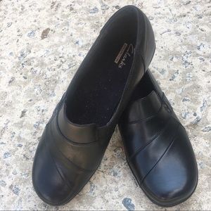 Size 10 Clarks Black Leather Loafers